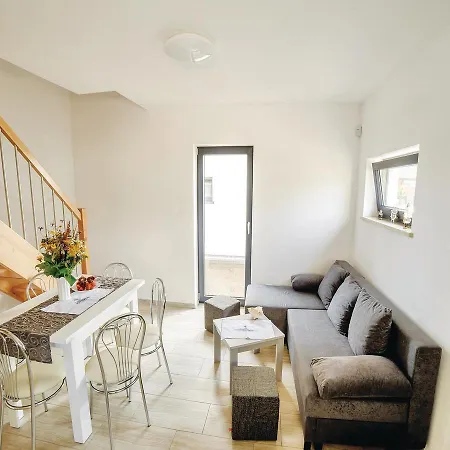 Three-bedroom Holiday In Debki
